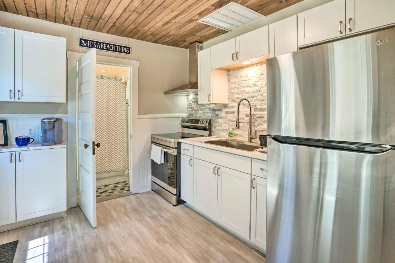Chic Cottage With Private Yard Steps To Beach! كولونيال المظهر الخارجي الصورة