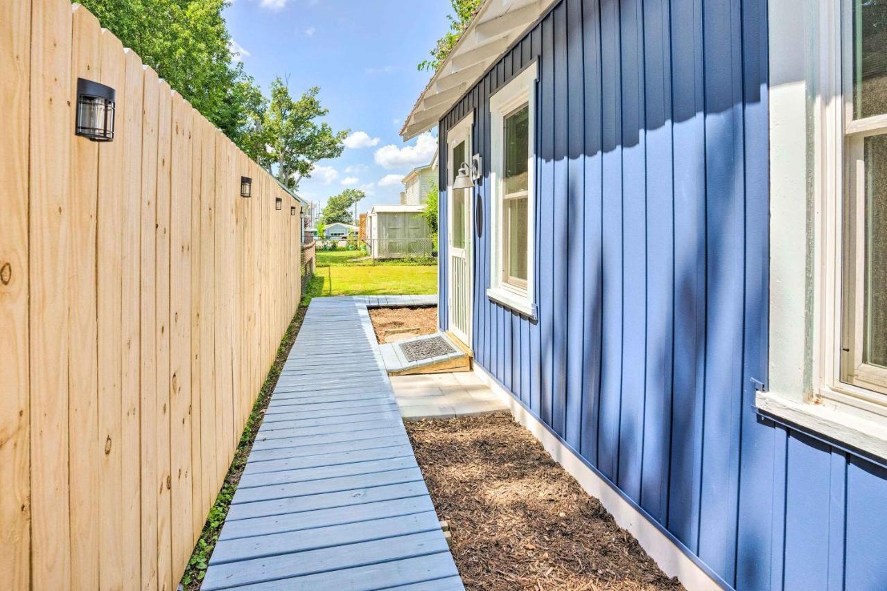 Chic Cottage With Private Yard Steps To Beach! كولونيال المظهر الخارجي الصورة