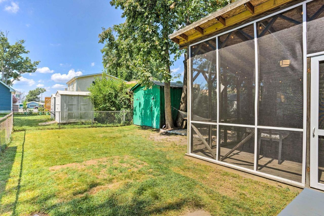 Chic Cottage With Private Yard Steps To Beach! كولونيال المظهر الخارجي الصورة